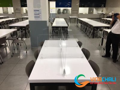 Vách ngăn bàn ăn mica