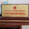 Biển Chức Danh Để Bàn Đế Gỗ Mặt Đồng Ăn Mòn 14