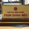 Biển Chức Danh Để Bàn Đế Gỗ Mặt Đồng Ăn Mòn 13