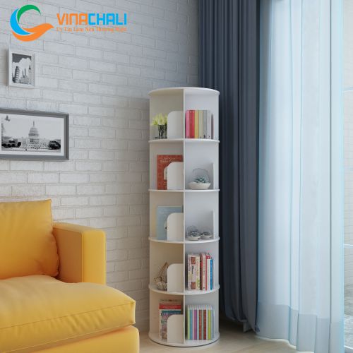 Kệ sách xoay 360 được để trong phòng khách