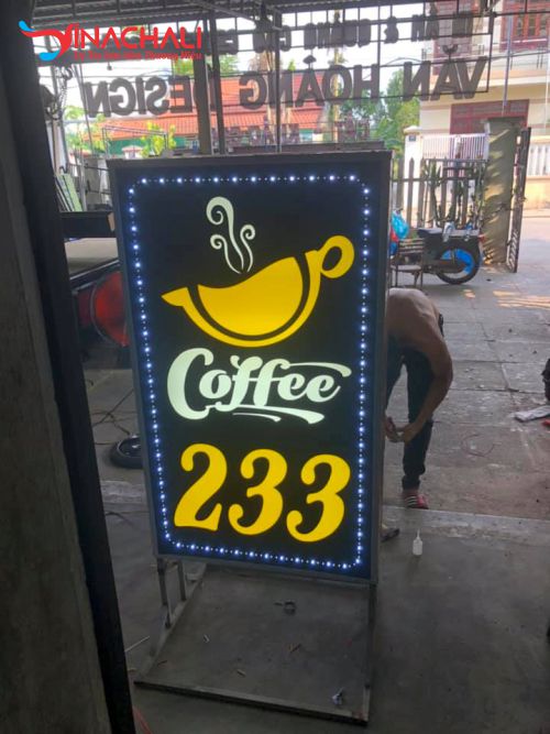 Hộp đèn alu âm bản cho quán cafe