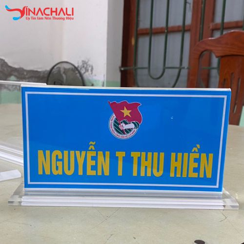Biển chức danh mica đế 10mm