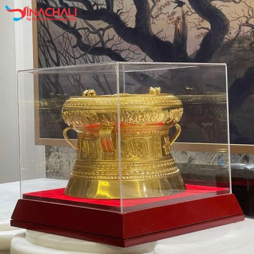 Hộp mica úp trông đồng đẹp sang trọng